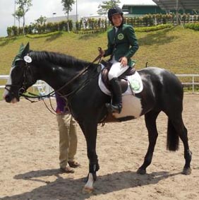 Dalma Rushdi H Malhas (KSA) and Flash Top Hat